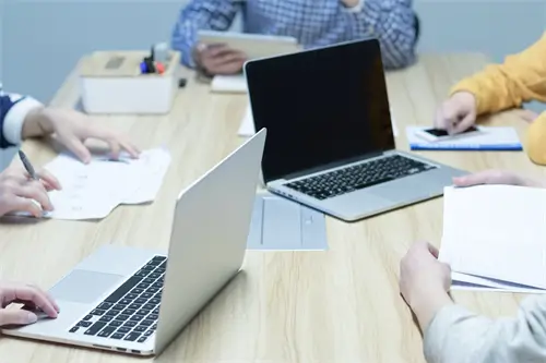 踢豪车法律责任是什么